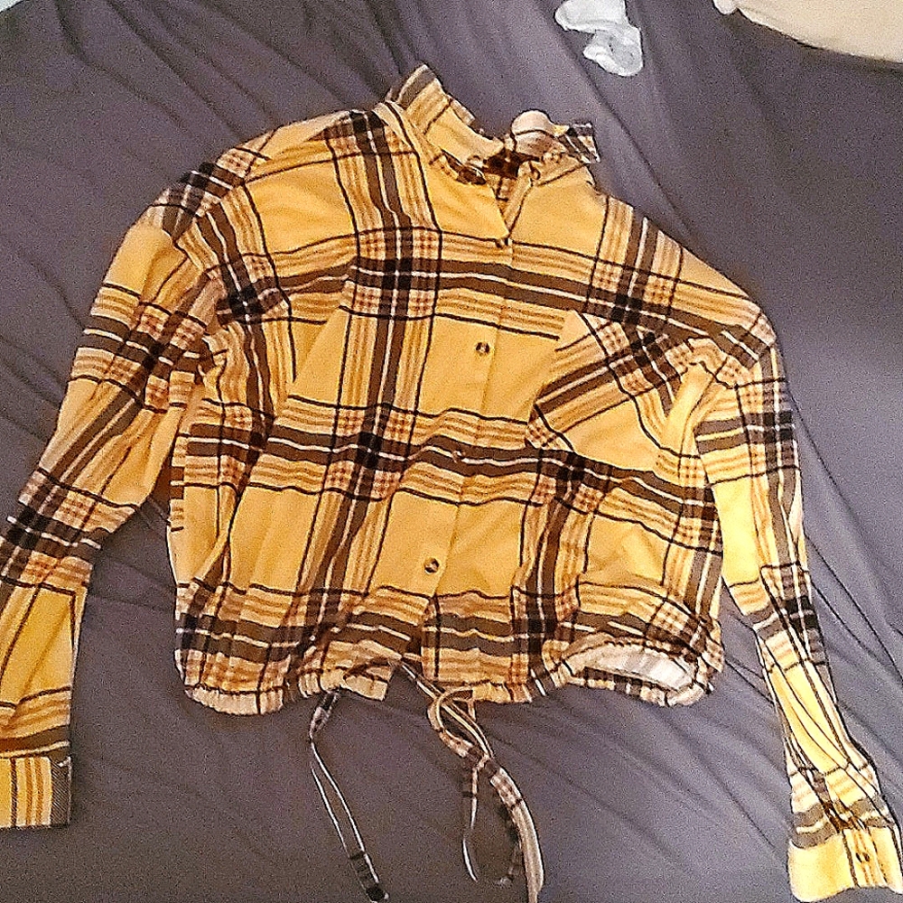 Cute yellow and black plaid button up croptop